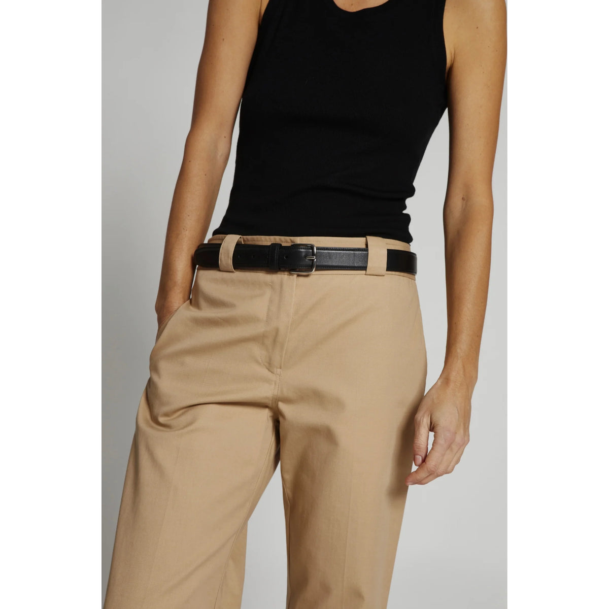 Nessa Mid-Rise Pant in Khaki