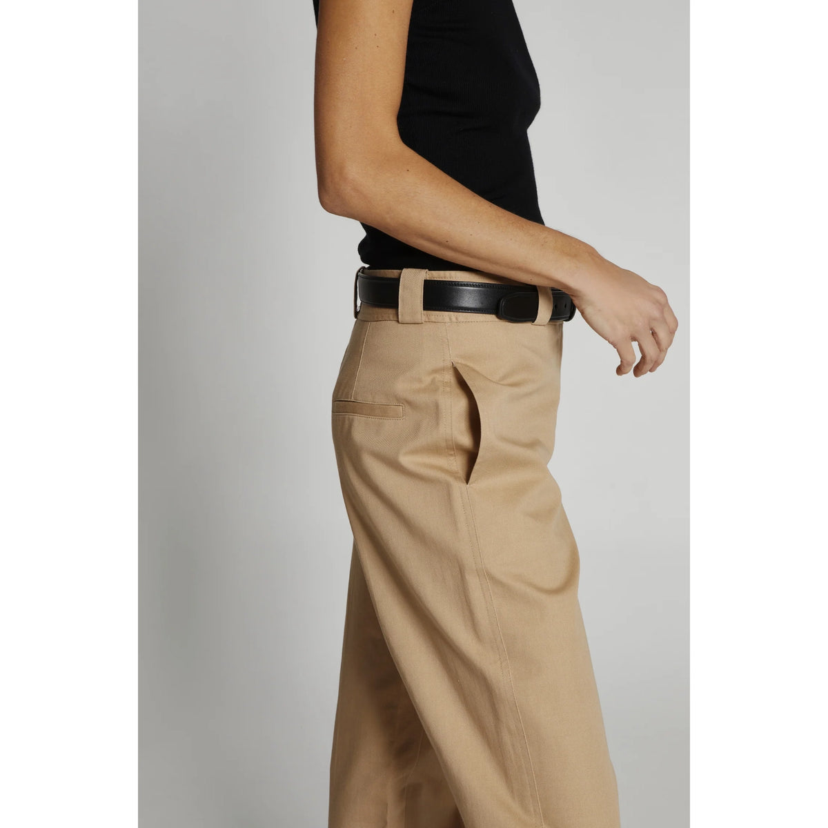 Nessa Mid-Rise Pant in Khaki